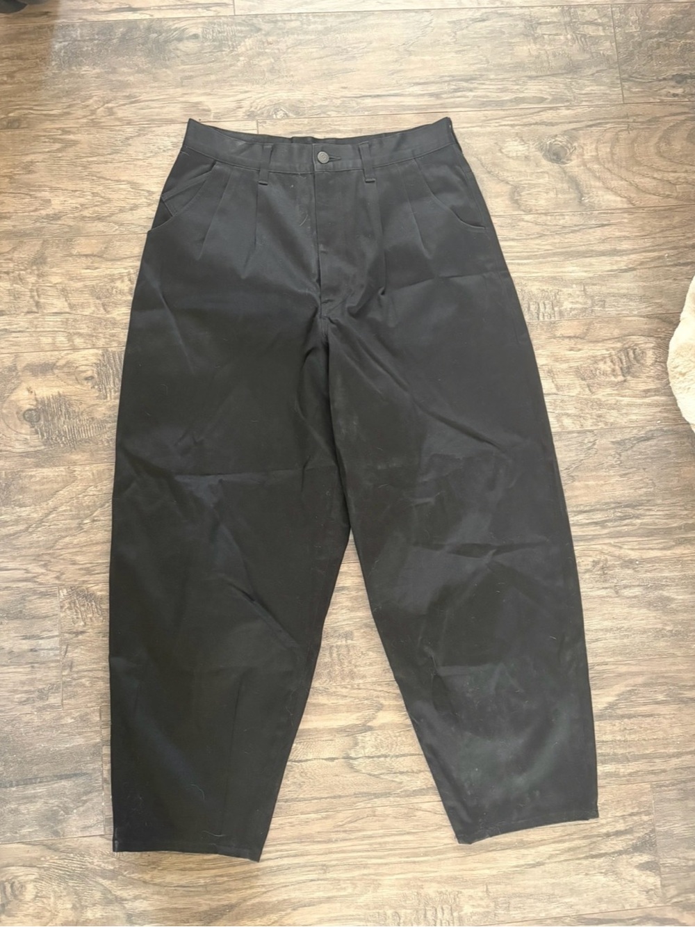 Lad musician barrel leg jeans